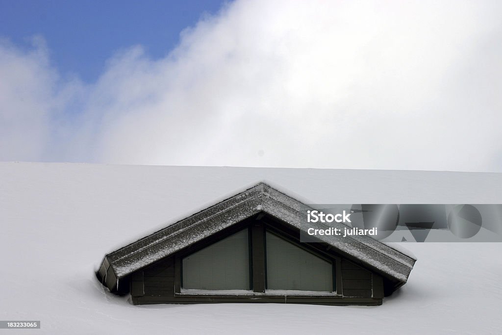 Janela do telhado - Foto de stock de Adulto royalty-free