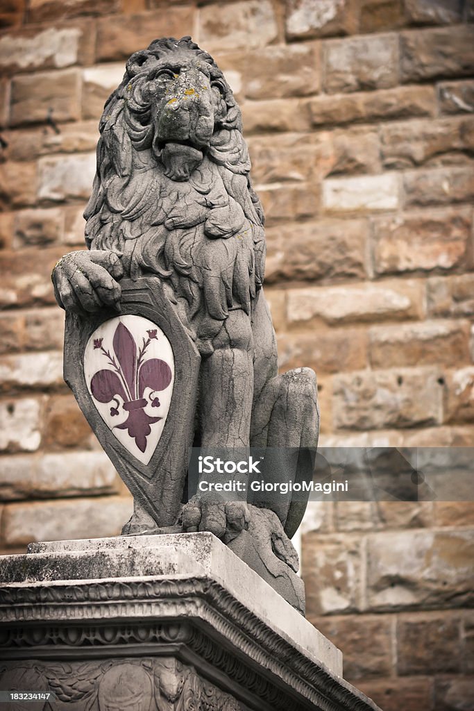 Marzocco estátua do leão em Florença, Itália - Foto de stock de Escudo - Armamento royalty-free