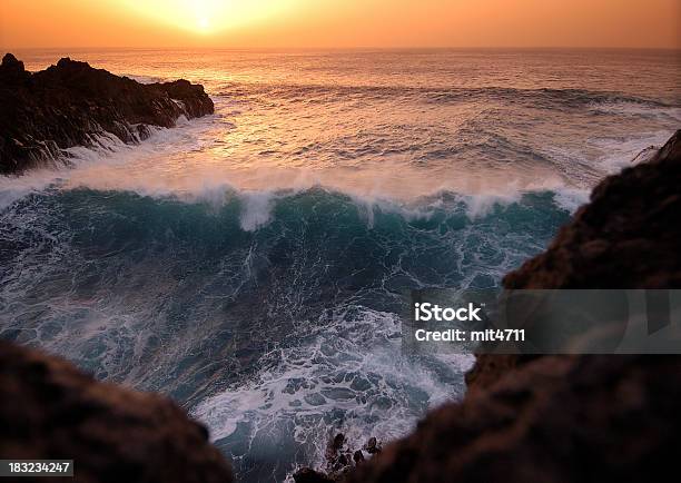 Los Hervideros Eu - Fotografias de stock e mais imagens de Chapinhar - Chapinhar, Conceito, Destino de Viagem