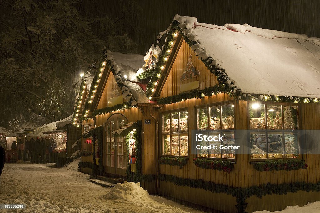 Marché de Noël traditionnel - Photo de Marché de Noël libre de droits