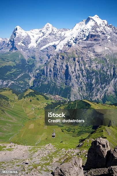 Bonde Ao Schilthorn - Fotografias de stock e mais imagens de Alpes Europeus - Alpes Europeus, Ao Ar Livre, Campo agrícola