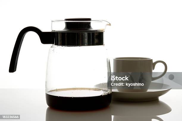 ガラスの水差しコーヒーカップ - カットアウトのストックフォトや画像を多数ご用意 - カットアウト, カフェイン, カラフェ