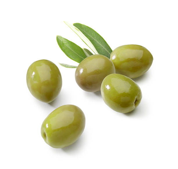 azeitona verde com folhas de - green olive - fotografias e filmes do acervo