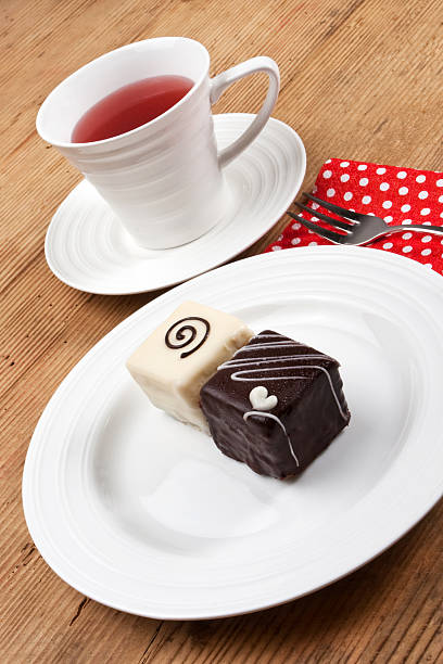 istock Cup of tea and dessert 183236767