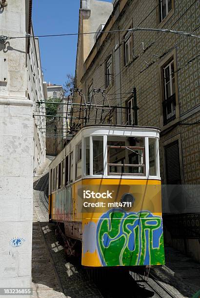 Eléctrico Lisboa - Fotografias de stock e mais imagens de Amarelo - Amarelo, Cabo, Capitais internacionais