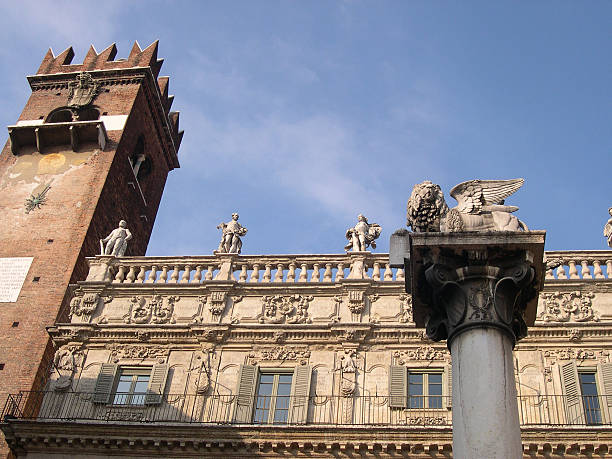 istock Piazza delle Erbe - Verona 183237719
