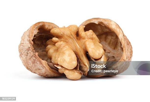 Walnut - zdjęcia stockowe i więcej obrazów Bez ludzi - Bez ludzi, Białe tło, Biały