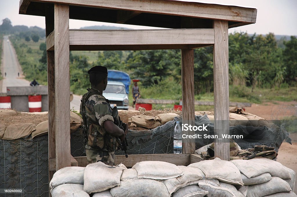 Soldado na fronteira - Foto de stock de África royalty-free