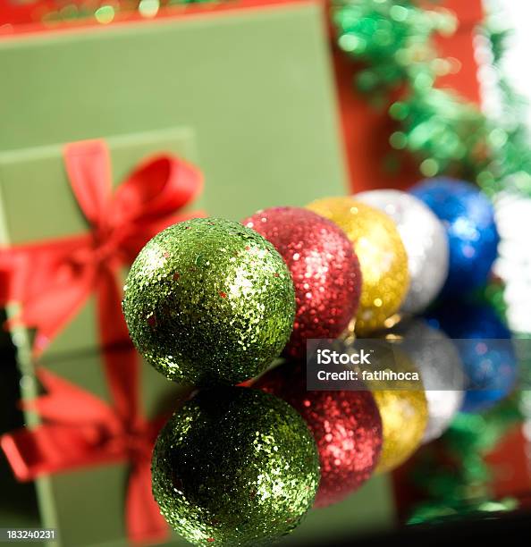 Photo libre de droit de Boules De Noël banque d'images et plus d'images libres de droit de Anniversaire - Anniversaire, Bleu, Boule de Noël