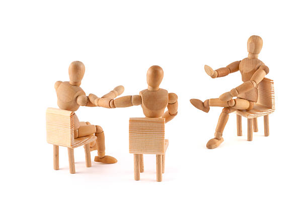 non&nbsp;! cet argument est pas correct -wooden les mannequins de discussion - wooden mannequin photos et images de collection