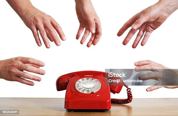 Foto de Resposta Que Você e mais fotos de stock de Telefone - Telefone, Vermelho, Alcançar