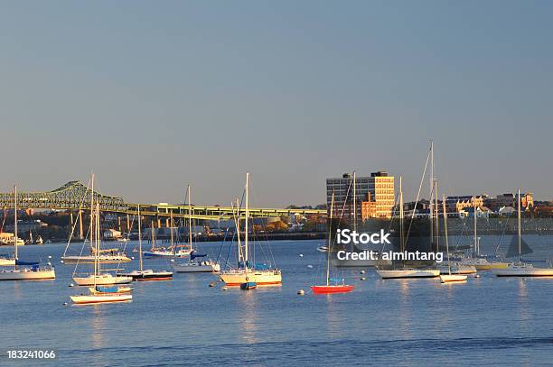 Rio Charles Em Sunrise - Fotografias de stock e mais imagens de Boston - Massachusetts - Boston - Massachusetts, Destino de Viagem, Fotografia - Imagem