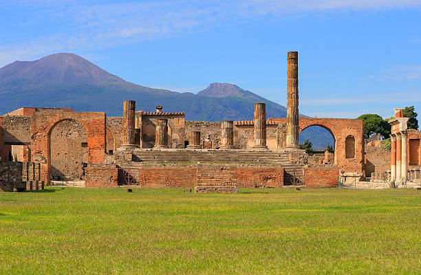 ポンペイフォーラム、jupiter 寺院のディテール - travel tourist roman forum rome ストックフォトと画像