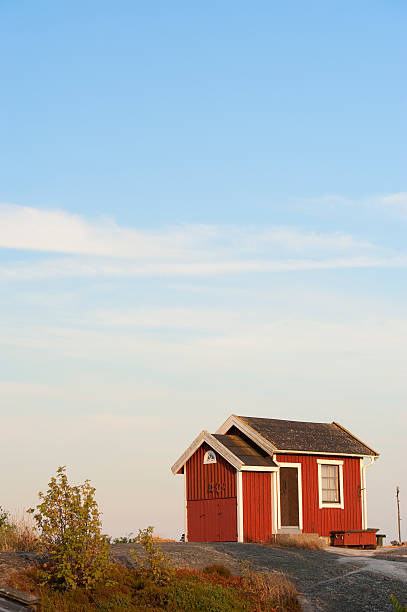 pôr do sol no arquipélago - red cottage small house imagens e fotografias de stock