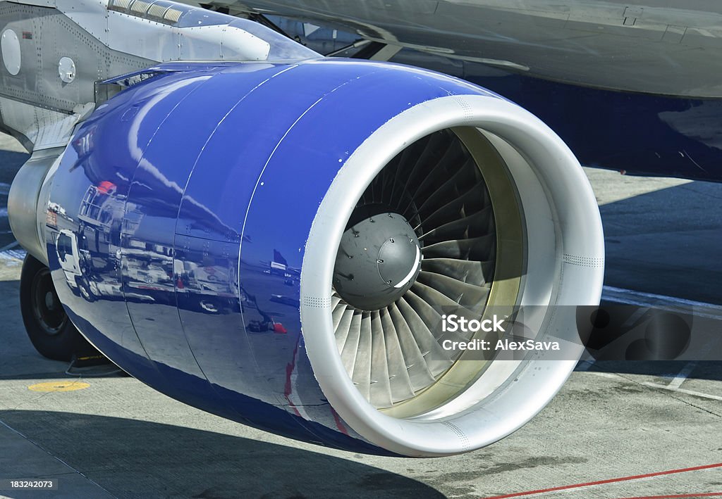 Niebieski Samolot silnika - Zbiór zdjęć royalty-free (Silnik)