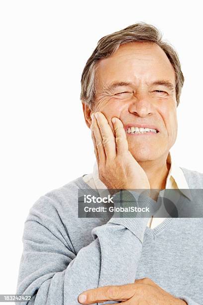 Plano Aproximado De Um Idoso A Segurar Dor De Dentes - Fotografias de stock e mais imagens de Dor de Dentes