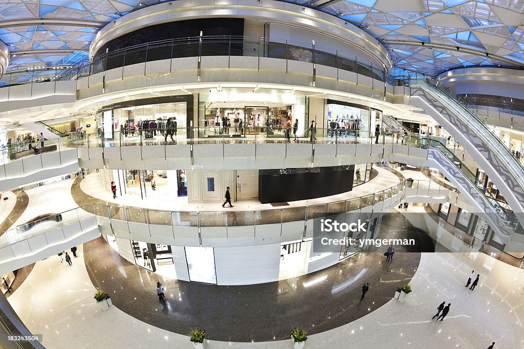 Centre commercial moderne - Photo de Centre commercial libre de droits
