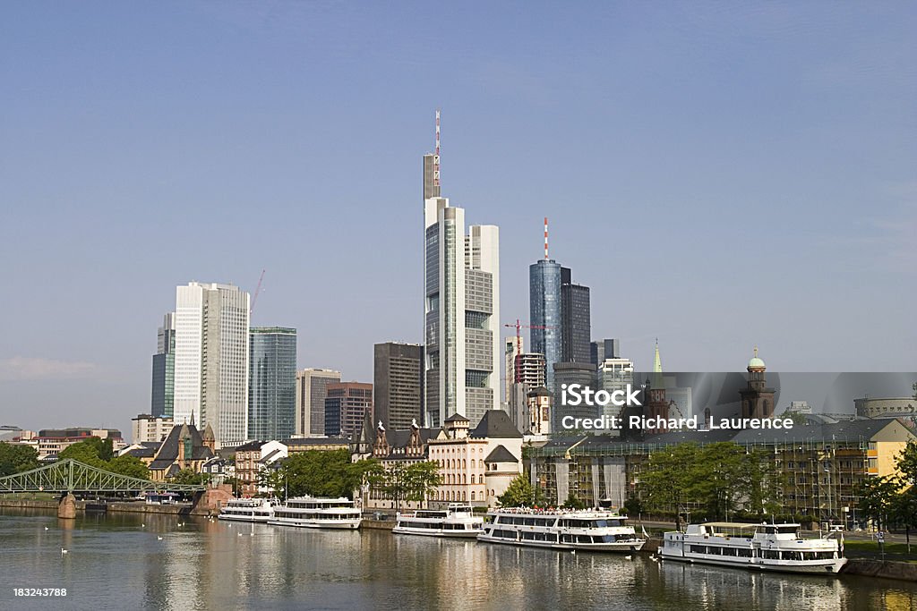 Vista de los edificios de Frankfurt - Foto de stock de Actividades bancarias libre de derechos
