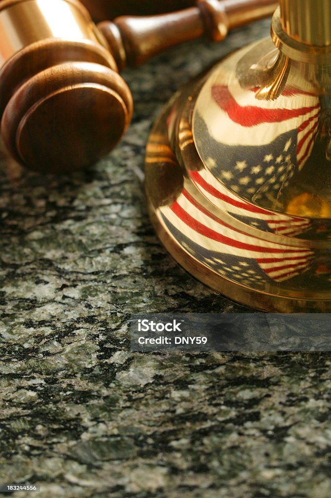 Bilancia della Giustizia e Martelletto del moderatore - Foto stock royalty-free di Bandiera degli Stati Uniti