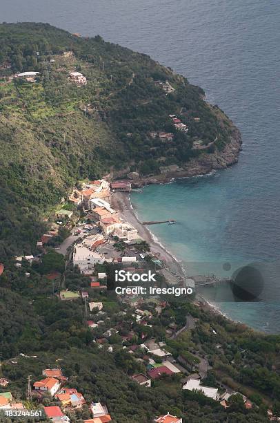 Massa Lubrense Viewpoin San Costanzocosta Sorrentina - Fotografie stock e altre immagini di Albero