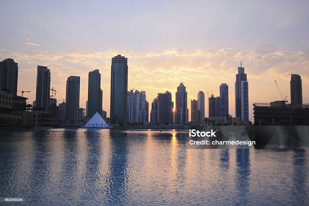 Dubaï au coucher du soleil - Photo de Architecture libre de droits