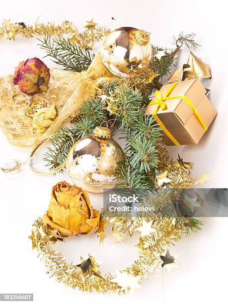 Decoração De Natal - Fotografias de stock e mais imagens de Amarelo - Amarelo, Bola de Árvore de Natal, Botão - Estágio de flora