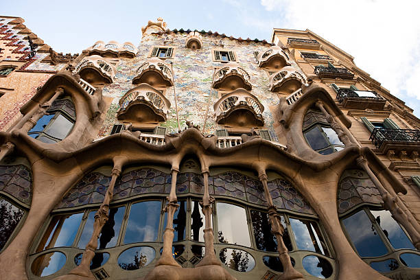 gaudi de la casa batlló - barcelona antonio gaudi casa battlo spain photos et images de collection