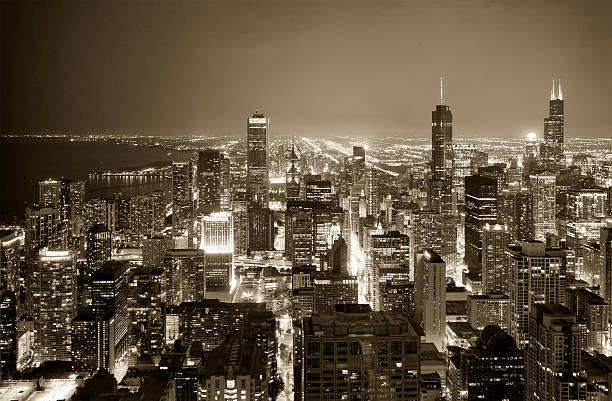 centro de chicago à noite - chicago black and white contemporary tower - fotografias e filmes do acervo