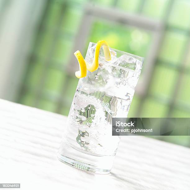 Seltzer - Fotografias de stock e mais imagens de Gin - Gin, Água Tónica, Limão