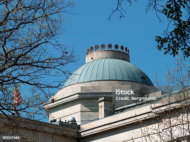 Domo Del Capitolio Del Estado De Carolina Del Norte Foto de stock y más banco de imágenes de Raleigh