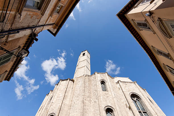 igreja de estilo gótico - italy bell tower built structure building exterior - fotografias e filmes do acervo