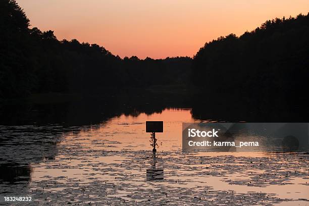 Bei Sonnenuntergang Stockfoto und mehr Bilder von Fließendes Gewässer - Fließendes Gewässer, Fluss, Fotografie