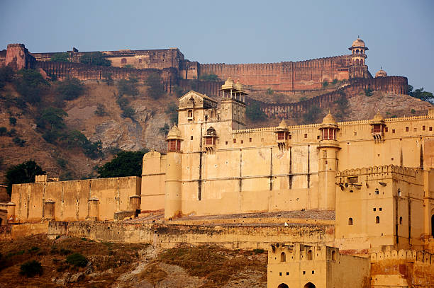 istock Amber Fort, walls turrets and ramparts 183248311