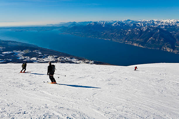 istock Skiing Overlooking The Lake, Monte Baldo 183248512