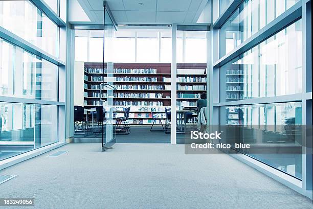 Moderno Biblioteca - Fotografias de stock e mais imagens de Biblioteca - Biblioteca, Moderno, Recursos de informação