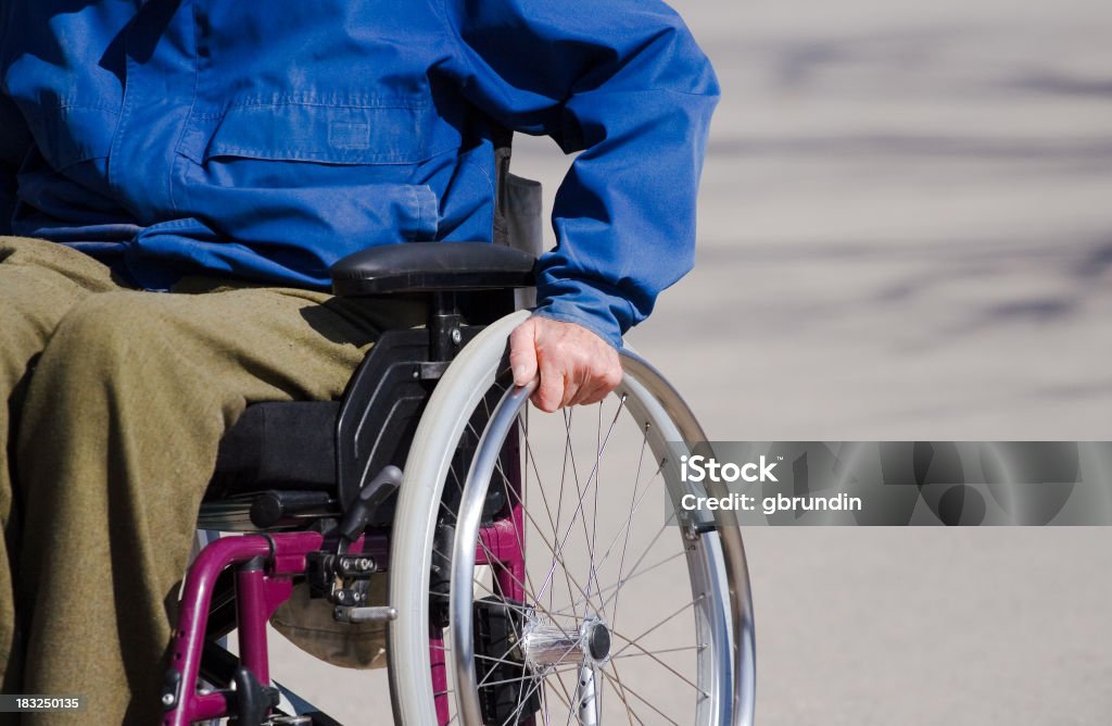Détail en fauteuil roulant - Photo de Accident bénin libre de droits