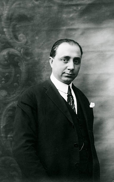 uomo d'affari in 1920.black e bianco. - 20s businessman suit people foto e immagini stock