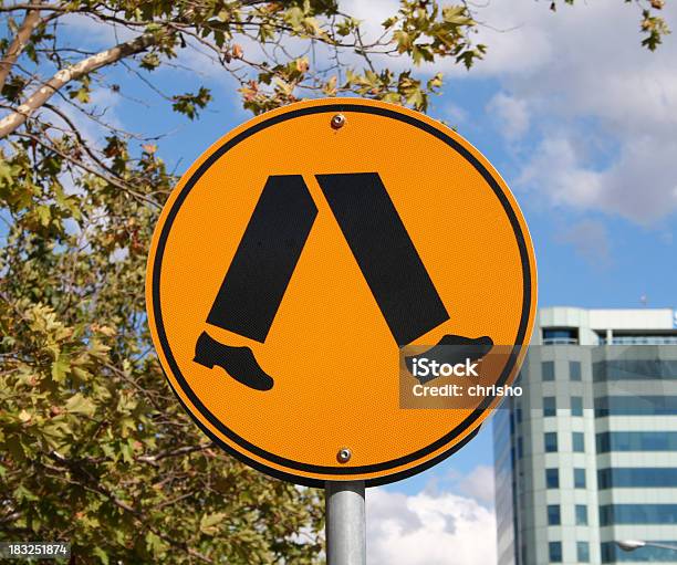 Streetsign Пересечение — стоковые фотографии и другие картинки Движение - транспорт - Движение - транспорт, Дорожный знак, Австралия - Австралазия