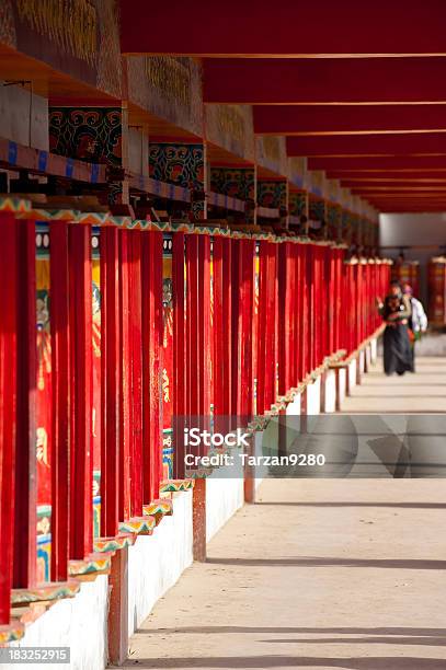 Modlitwa Koła W Tibetan Temple - zdjęcia stockowe i więcej obrazów Architektura - Architektura, Bez ludzi, Buddyzm