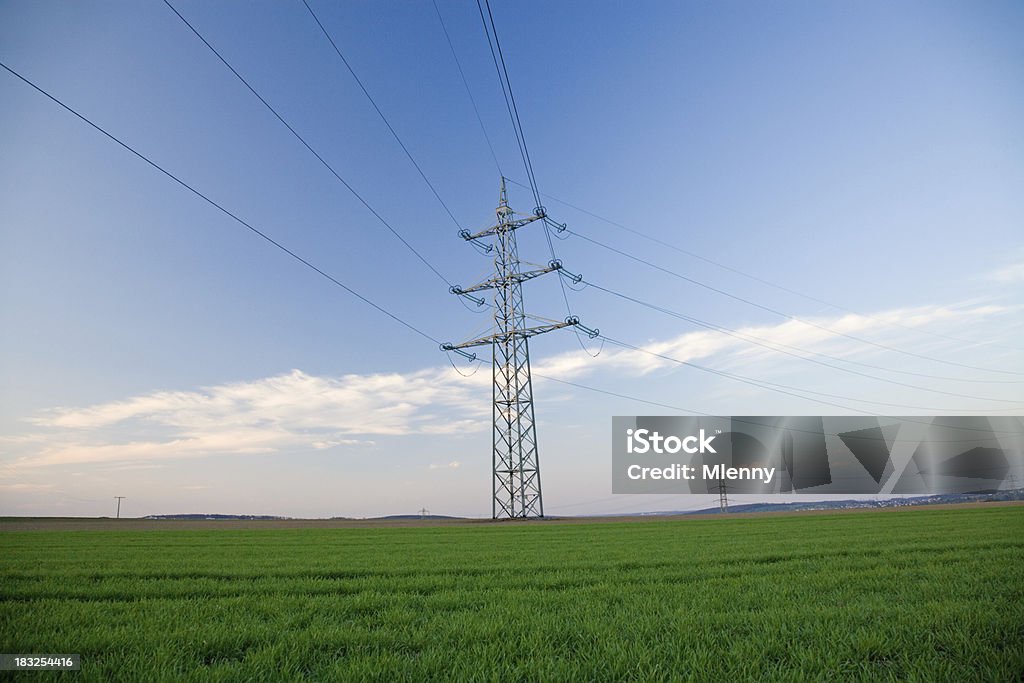 Paisagem de Verão de Alta Tensão - Royalty-free Eletricidade Foto de stock