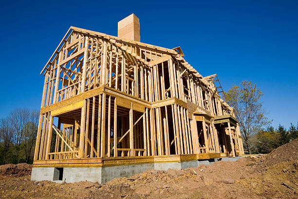 istock Wooden frame to a large residential home 183255418