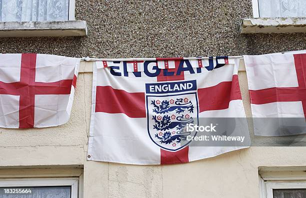 Bandeiras De St George Campeonato Do Mundo De Futebol De Inglaterra - Fotografias de stock e mais imagens de Apoio