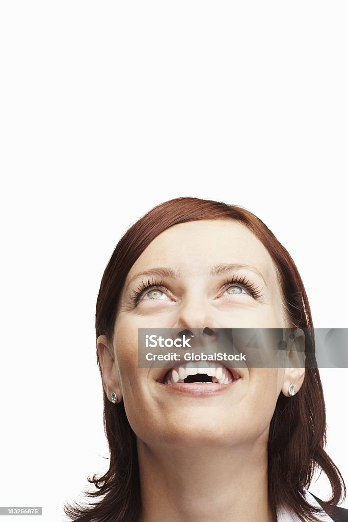 Счастливая среднего возраста женщина, Глядя вверх - Стоковые фото Активный пенсионер роялти-фри