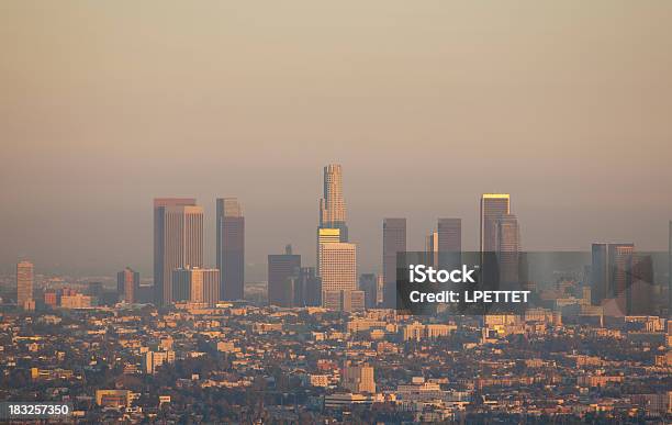 Smoggy De Los Ángeles Foto de stock y más banco de imágenes de California - California, Cambio climático, Ciudad