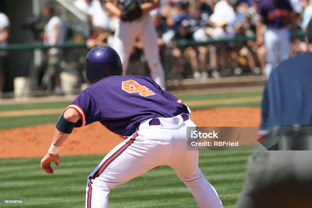 Baserunner - Photo de Baseball libre de droits