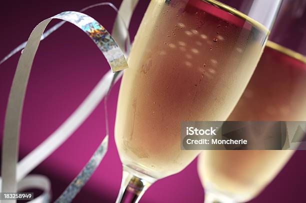 Festa Con Champagne - Fotografie stock e altre immagini di Alchol - Alchol, Anniversario, Argentato