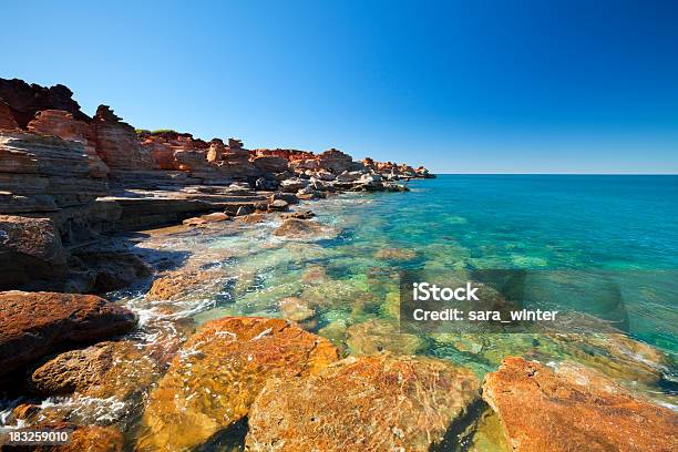 レッドの海岸の崖に Gantheaume ポイントブルーム西オーストラリア州 - キンバリー平原のストックフォトや画像を多数ご用意 - キンバリー平原, ブルーム, 西オーストラリア州