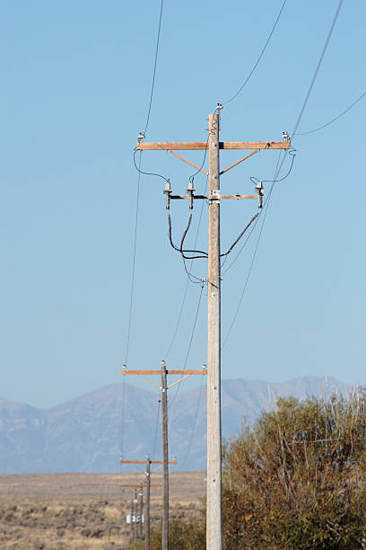 rural linhas de energia - idaho landscape power equipment electricity pylon imagens e fotografias de stock