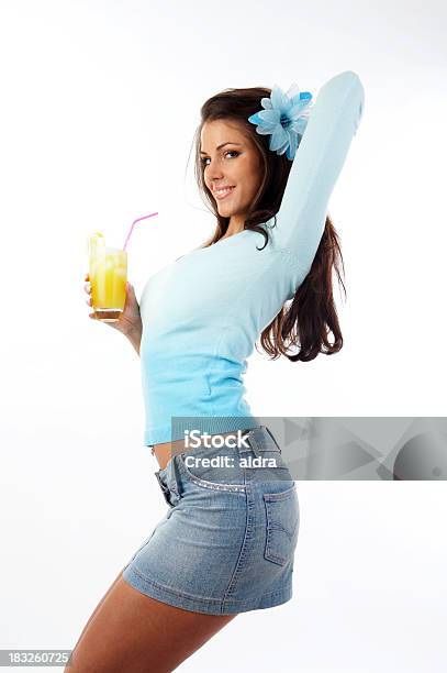 Chica Con Flores Foto de stock y más banco de imágenes de Bailar - Bailar, Beber, Bebida