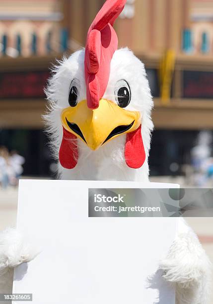 Frango Cabeça 1 - Fotografias de stock e mais imagens de Máscara - Vestir-se - Máscara - Vestir-se, Fantasia de Galinha, Galinha - Ave doméstica